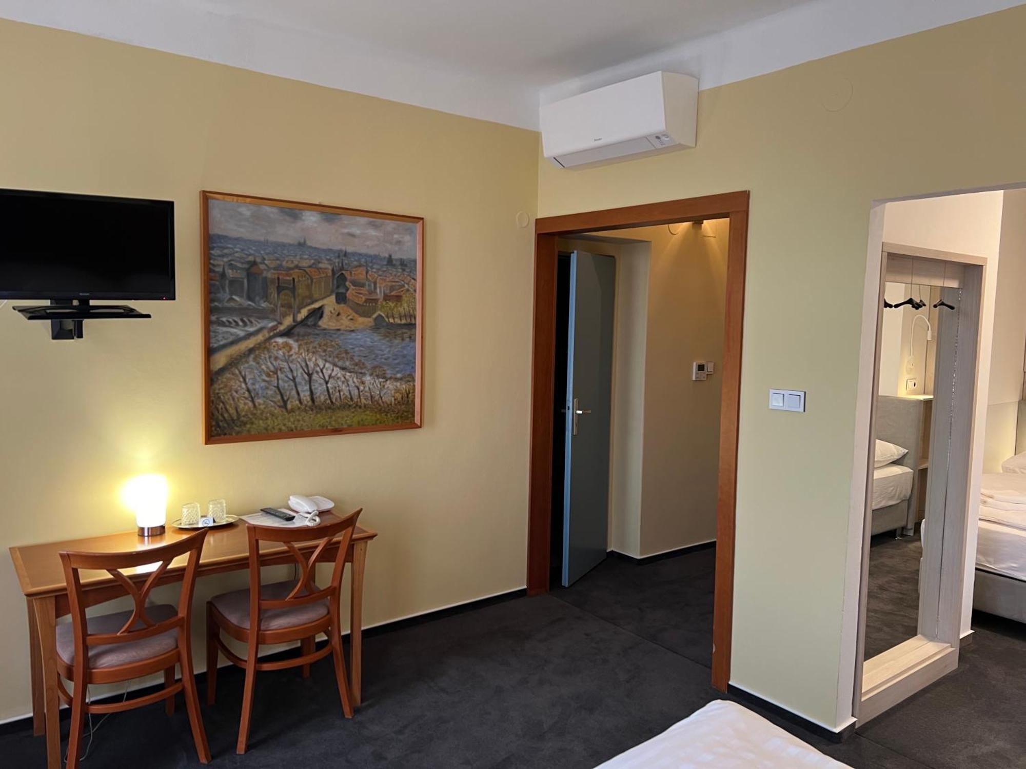 Hotel Praha Liberec Exterior photo